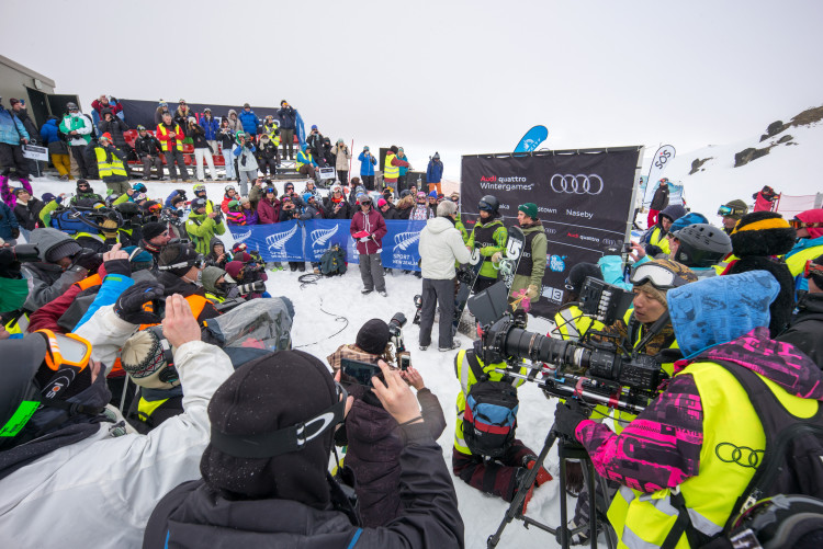 Global-media-covering-the-FIS-Snowboard-World-Cup-Halfpipe-at-Cardrona-during-the-2013-Games-(credit-Neville-Porter)